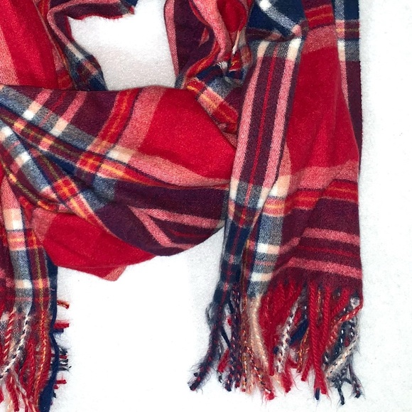 Hollister OS red, white & blue plaid soft Polyester/Viscose blend fringed scarf - Picture 16 of 16